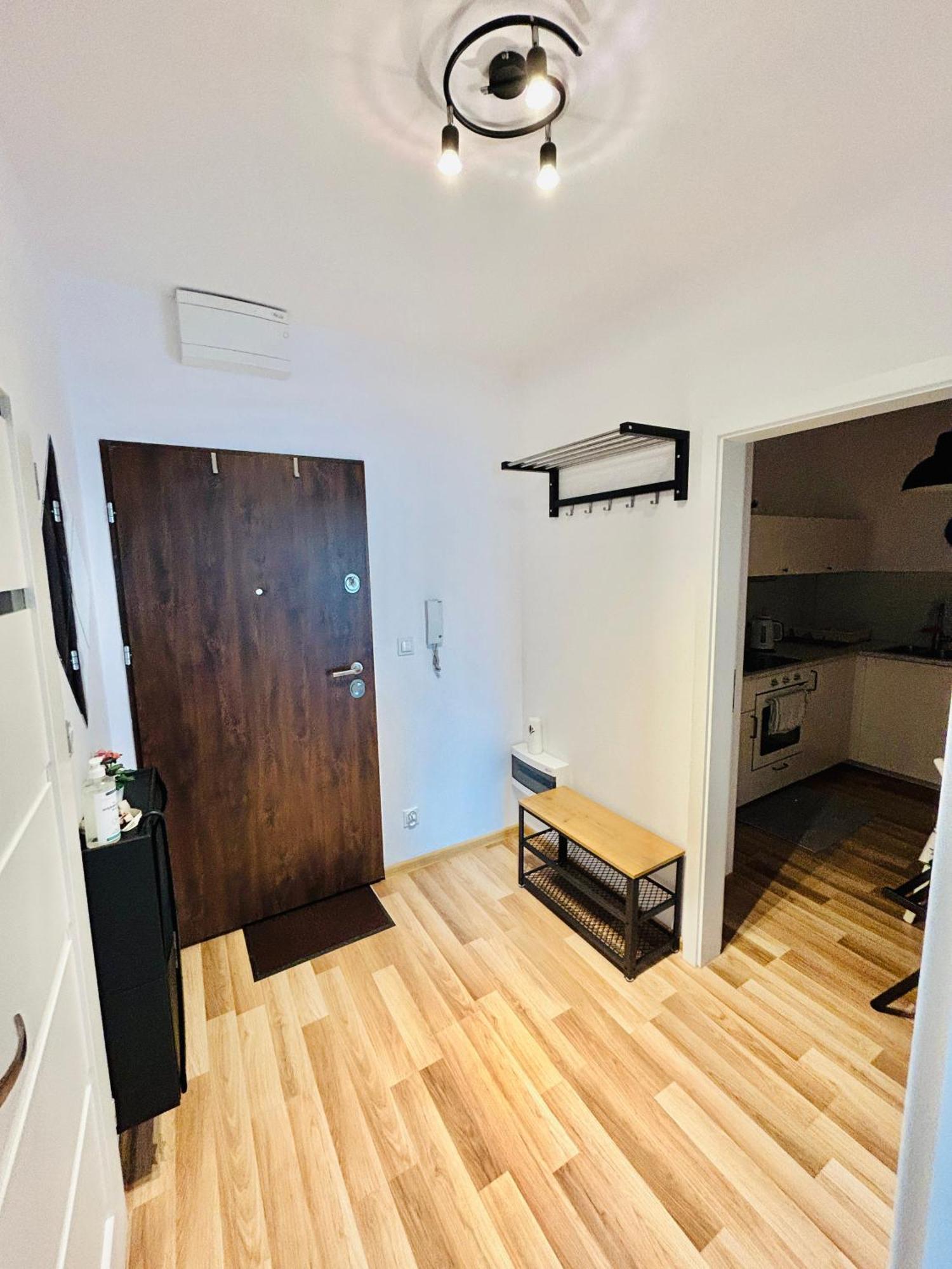 Apartament, Free Parking, Blisko Rynek-Dworzec Pkp-Pks, Sklepy Wroclaw Exterior photo